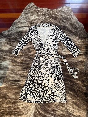 Diane Von Furstenberg Black and Cream Animal Print Top